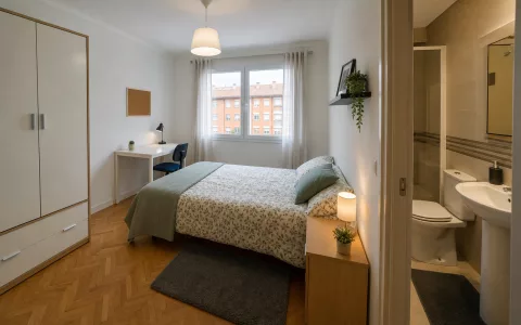 Imagen principal de Habitación con baño privado en La Palomera